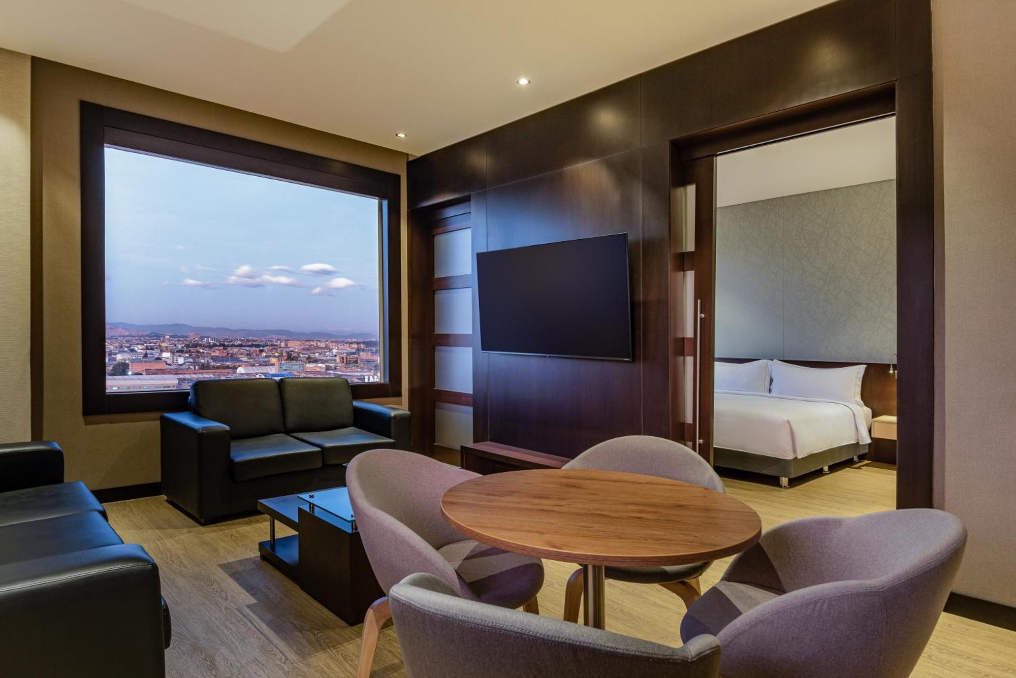 Hotel Hilton DoubleTree Bogotá Salitre AR Exterior foto
